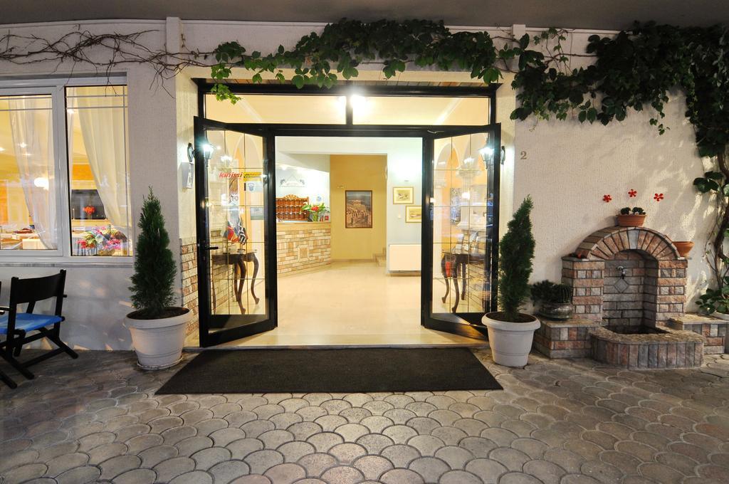 Hotel G.L. Paralía エクステリア 写真